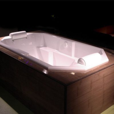 Octagonal bath tub GENOVA DUO by Watergame Company