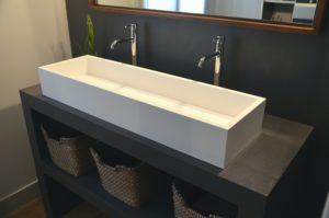 Long wash basin ATOLL by Watergame Company